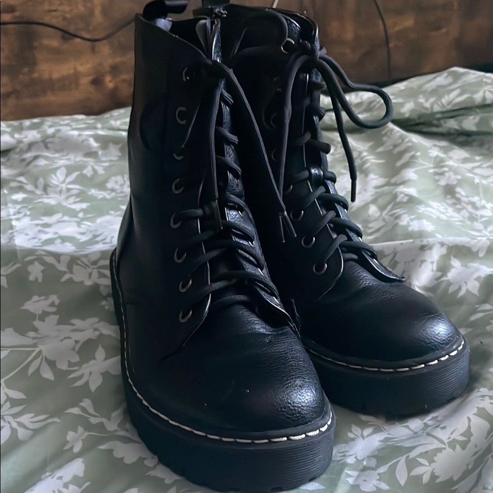 Black Leather Laced Zip-Up Boots